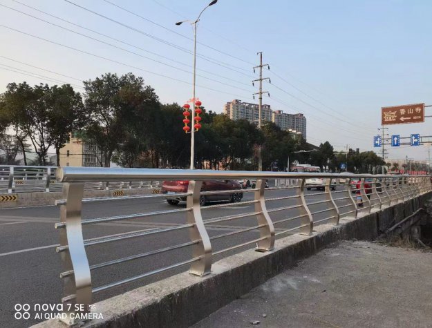 不銹鋼護(hù)欄